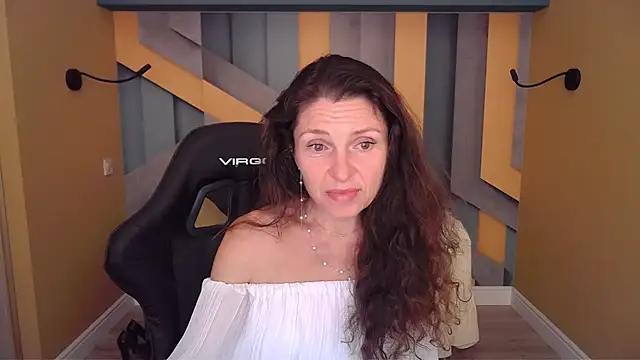 Chat +18 de EllaLong ao vivo