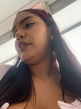 Chatroom XXX en direct de Sara-77