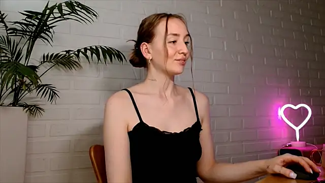 WhitePrincessLuna's Live XXX Chat