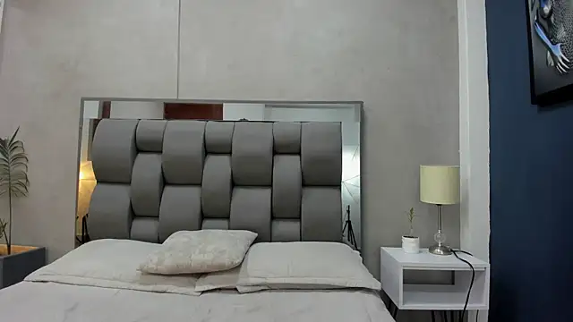 Charlie___Musk লাইভ XXX চ্যাট