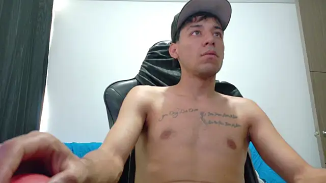 bully_boss' Live XXX Chat