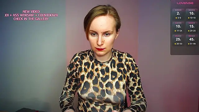 KinkyMissCherry: онлайн-секс-чат