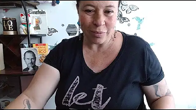 LauraMallioni's Live XXX Chat