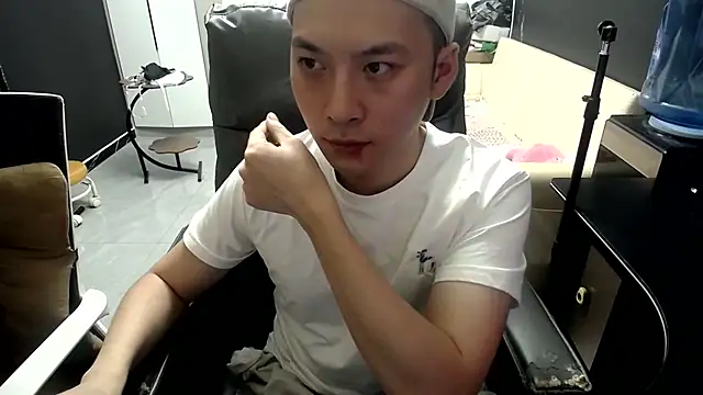 yichen008 Show Webcam