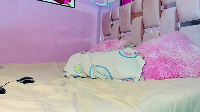 HUGE_BLACKCOCK Live XXX-chat