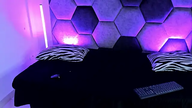 Cloy_Areon Live XXX chat