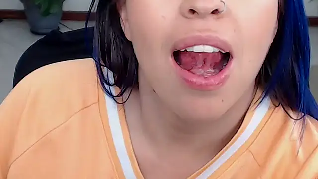 charlottezoe15's Live XXX Chat