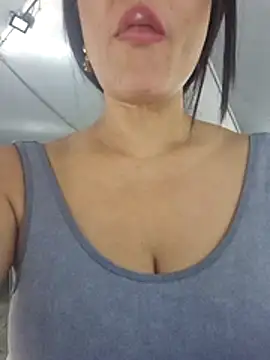 karla-bruni Adlı Modelin Canlı XXX Sohbeti