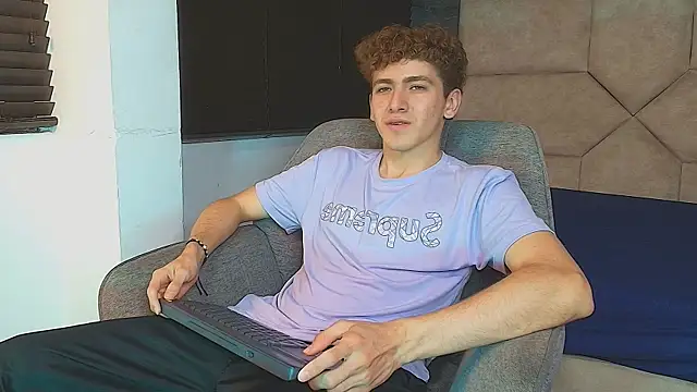 צ'אט XXX בשידור חי של Tyler_Mcrey