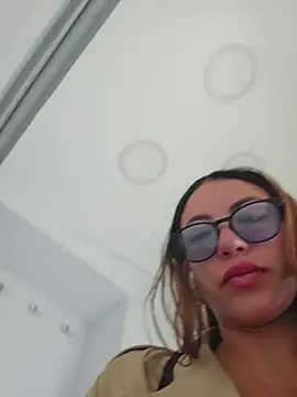 Show modela Karen_San_Miguel na web-kameri