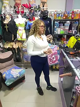 XXX chat uživo modela ROSALIASSHOP