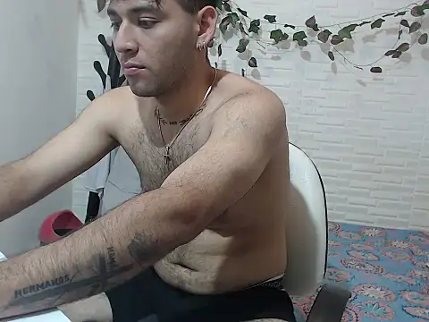 omar202612's Live XXX Chat