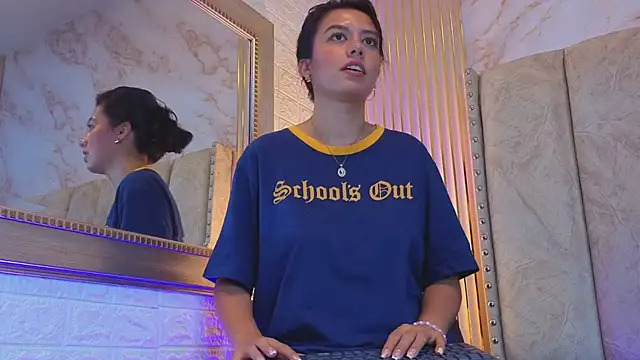 Alahia_Bloom: онлайн-секс-чат