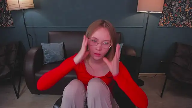 Chat +18 de FloraLarsson ao vivo