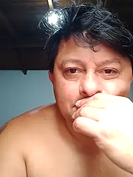 Chatlitos4879のライブXXXチャット