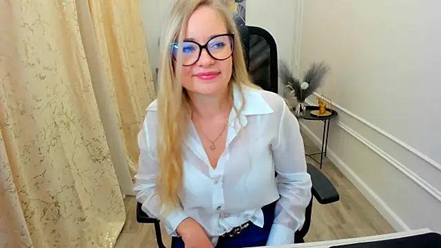 CharlotteKerti Adlı Modelin Canlı XXX Sohbeti