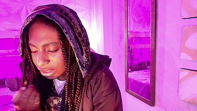 Queen_perla_ Chat XXX in diretta