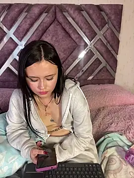 Chat +18 de Hazel_Pink ao vivo