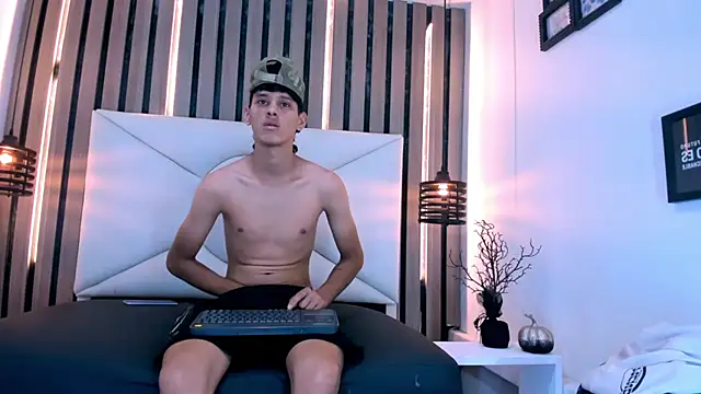 Pit_Ross live XXX chat