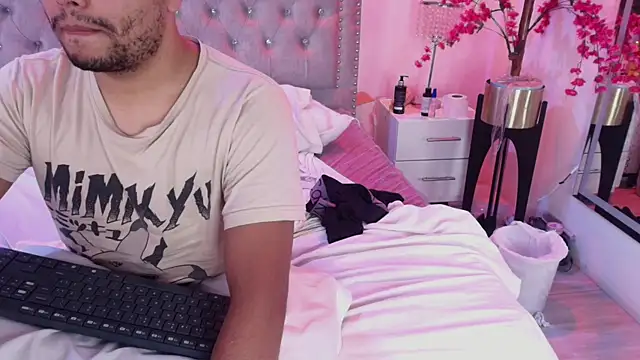 TarlyWho Show in webcam