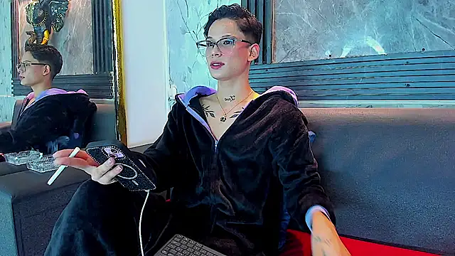Brianhot0F Show Webcam