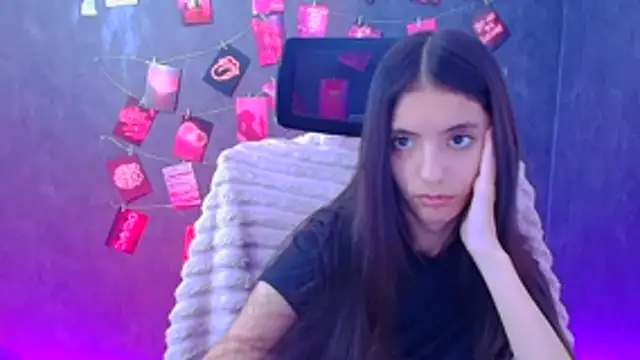 Aishell_'s Live XXX Chat