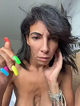 Yasmiinee élő XXX-chatje