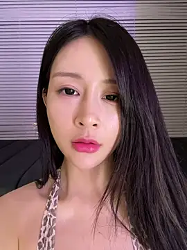 yiyi_3523's Webcam Show