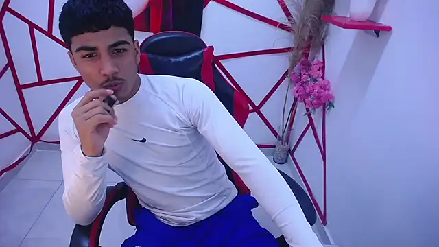 Chat +18 de oliver-parker ao vivo