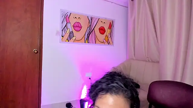 StarMilf's Live XXX Chat