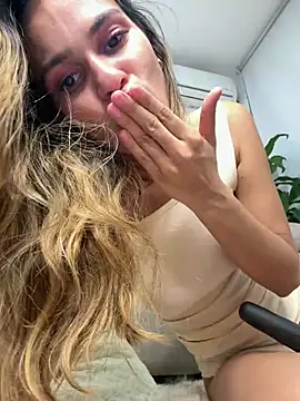Chat +18 de cuteluci_ ao vivo