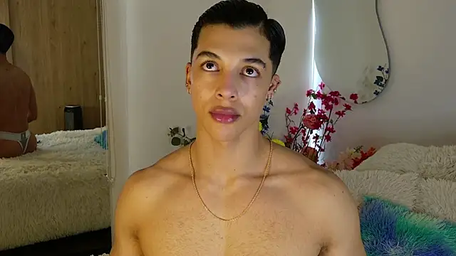 צ'אט XXX בשידור חי של Troye_Williams