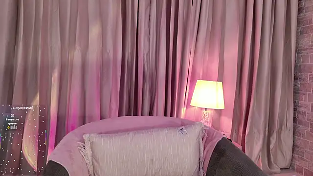 Czat XXX na żywo – SALOME_CLARK1