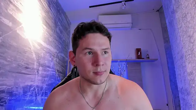 Izui_Pierce Webcamshow