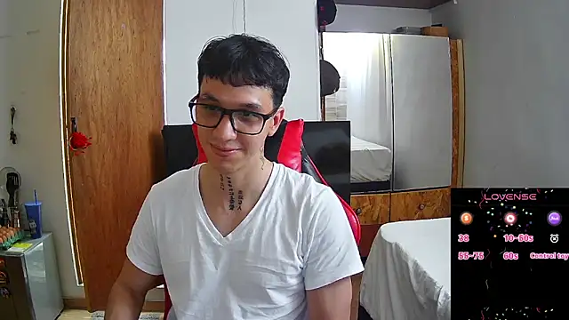 Chat +18 de angelicious_ ao vivo