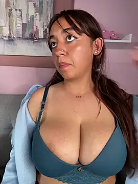 Chat +18 de Im_Luuu ao vivo