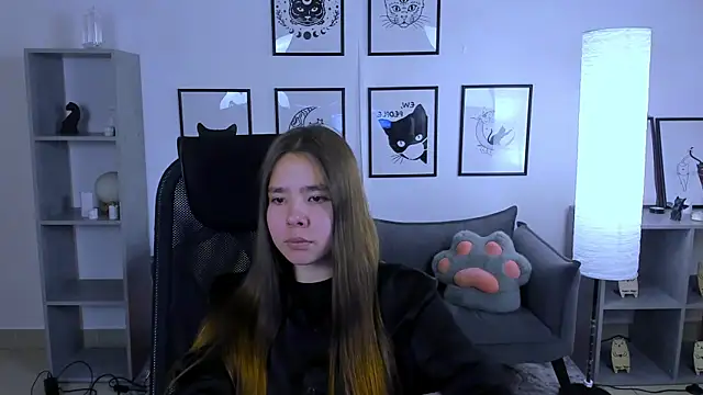 SayaHeartnetn Live XXX chat