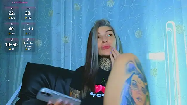 แชท XXX สดของ tattooedBabyy