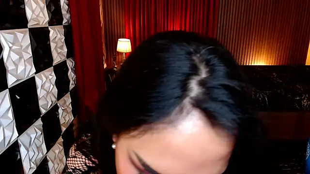 PrettyHorseCockTrans' Live XXX Chat