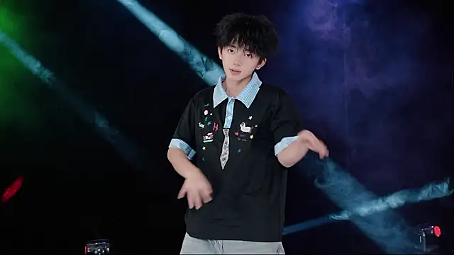Chat +18 de EXO-ONE ao vivo