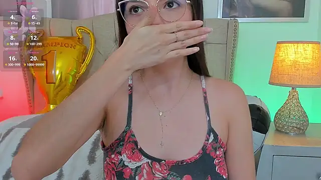 Chat XXX en directo de Beautyari_