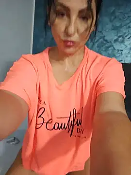 Chat +18 de OhhhLauraxx ao vivo