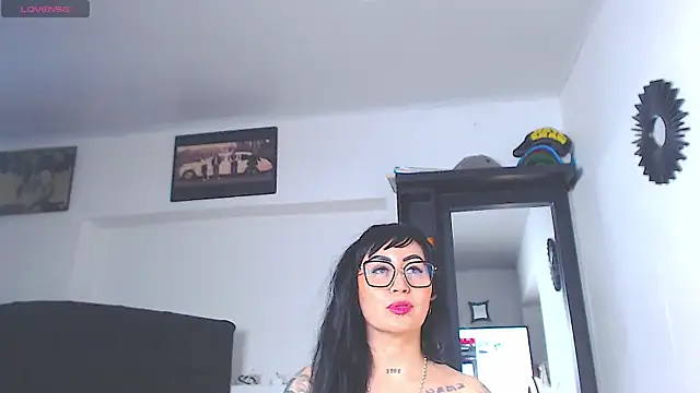 Chatroom XXX en direct de Vicky_hotmilf