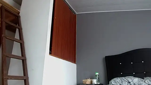 Emilia_1995 Chat XXX in diretta