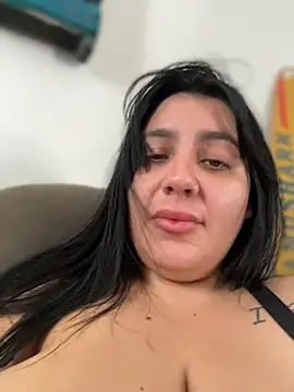 Vicky_Sixx XXX чат на живо