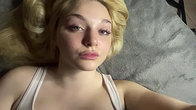 XXX chat uživo modela EvelynStars