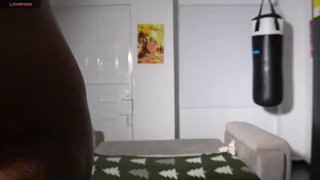Horny_nick19 现场XXX聊天