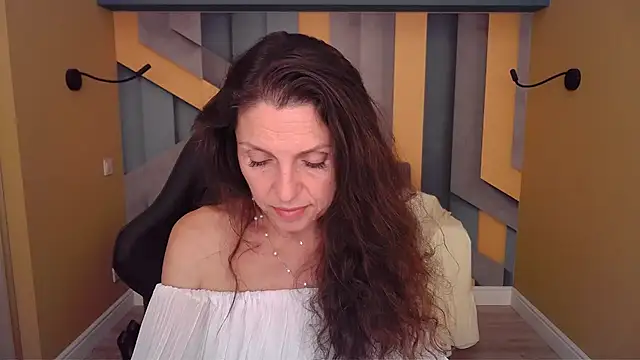 EllaLong Adlı Modelin Canlı XXX Sohbeti