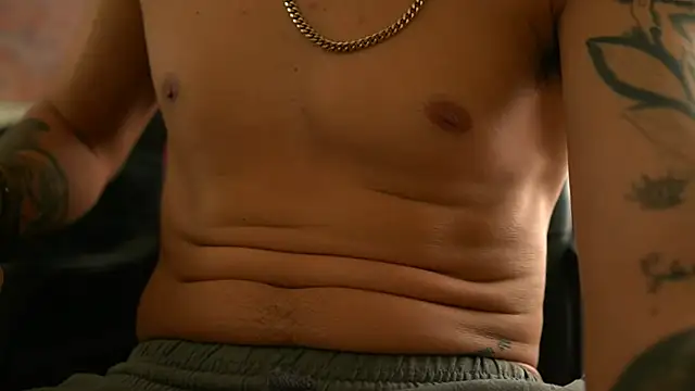 AlphaMasterXxx élő XXX-chatje
