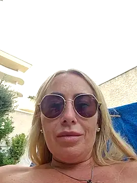 Molliexo Chat XXX live